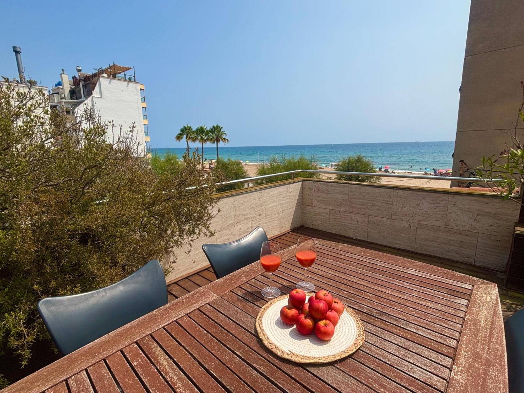 Increible Casa Frente Al Mar , Planta Baja Apartment Torredembarra Bagian luar foto